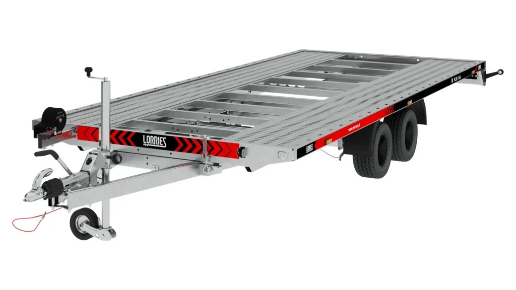 Laweta PL30-5021 to płaska przyczepa samochodowa z metalową ramą, podwójnymi osiami, dwoma kołami po każdej stronie, wyciągarką, kołem podporowym, oznaczeniami bezpieczeństwa w kolorze czerwonym i czarnym oraz nazwą marki "Lorries" umieszczoną z boku.
