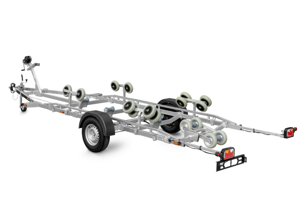 single-axle boat trailer for boats and yachts 1800 DMC, extended lighting