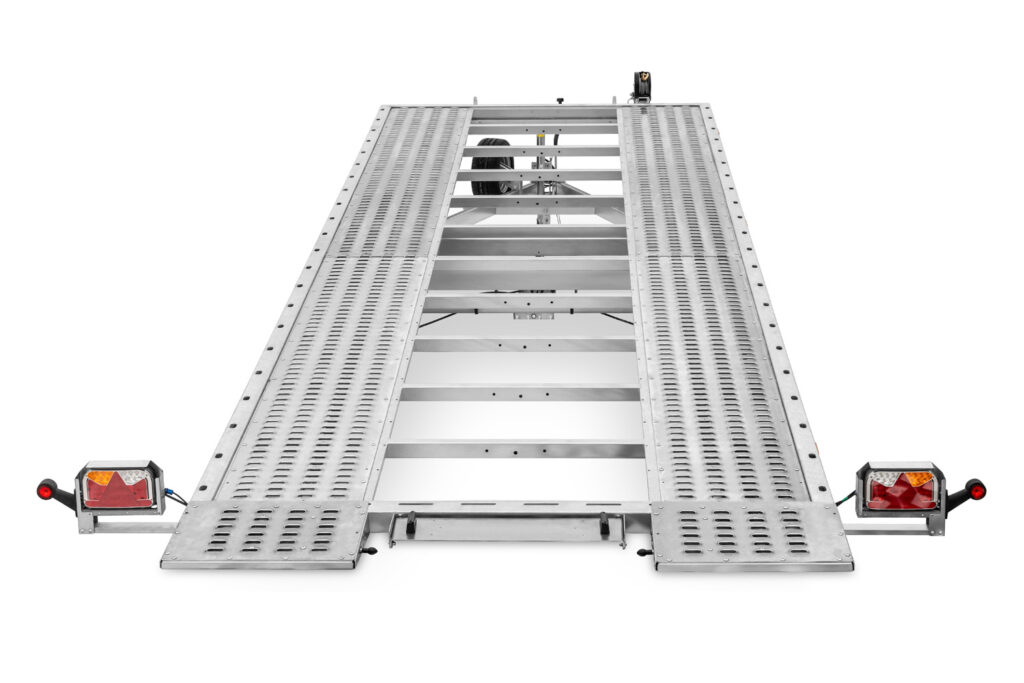 Integrierter Abschleppwagen mit 4,5-Meter-Rampe