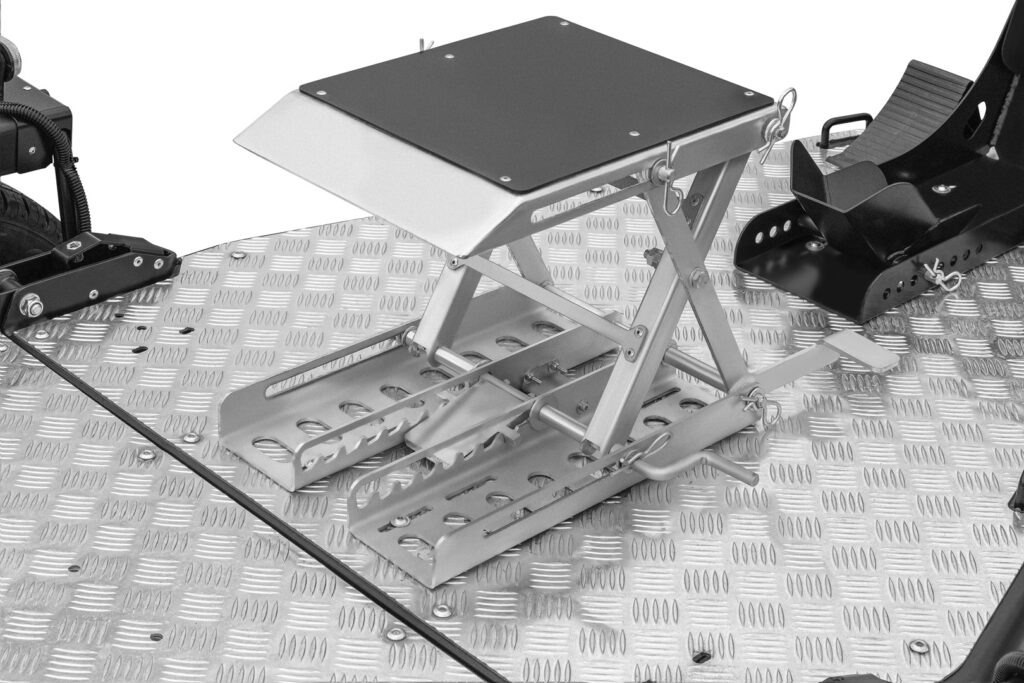 Un soporte para motos cross en el remolque de motos MT-1